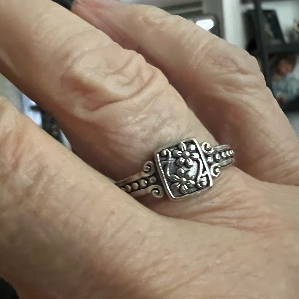🆕️ Forget Me Not ring - Picture 1 of 7